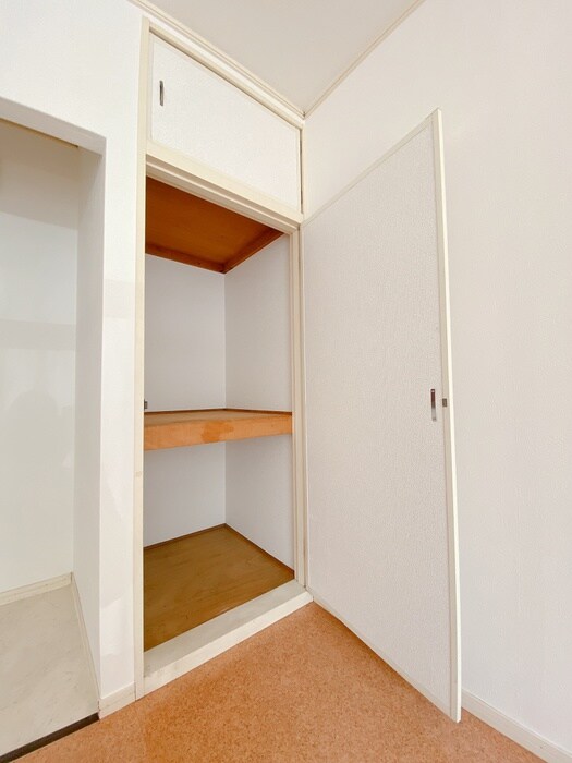 物件内観写真8　(収納)