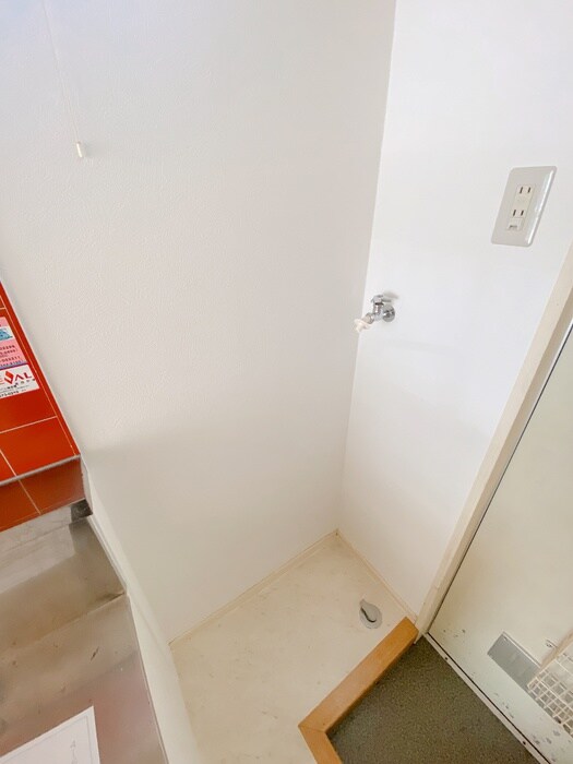 物件内観写真18　(洗濯機置場)