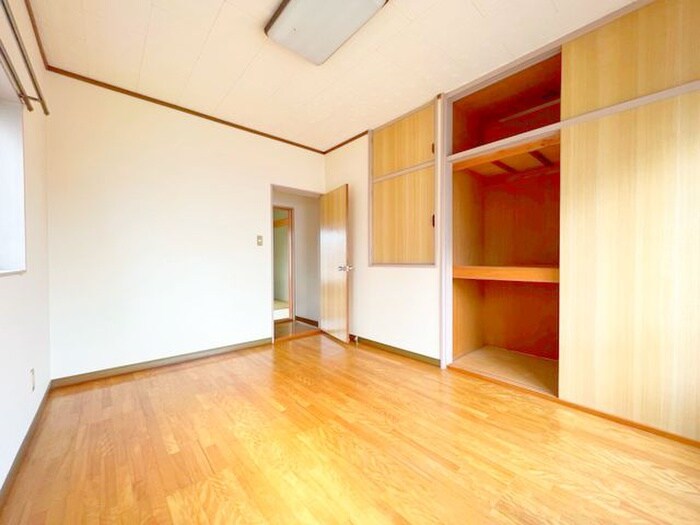物件内観写真4　(居室)