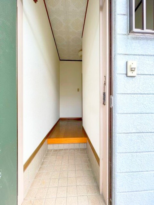 物件内観写真10　(玄関)