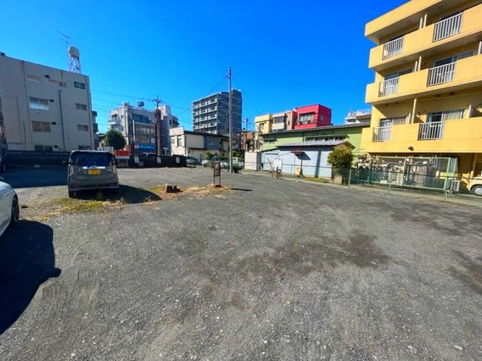 物件外観写真3　(駐車場)