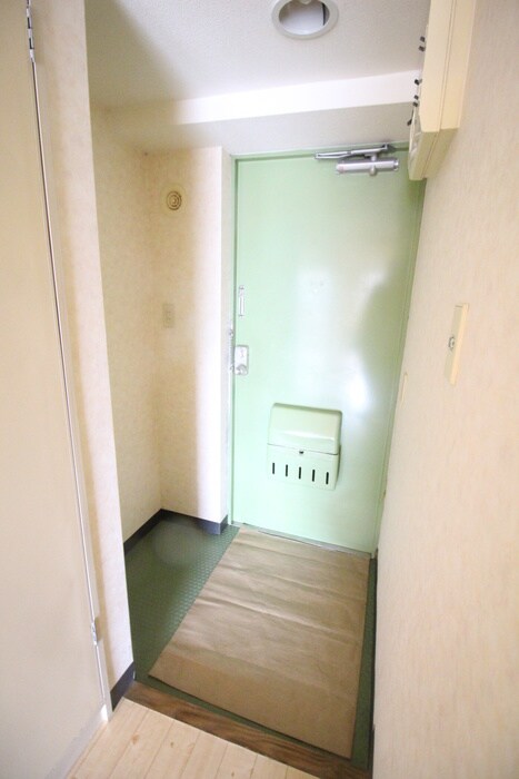 物件内観写真13　(玄関)