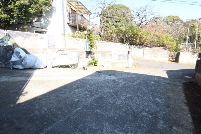 物件外観写真5　(エントランス部分)