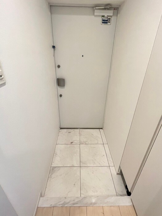 物件内観写真17　(玄関)