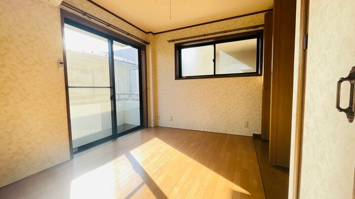 物件内観写真9　(居室)