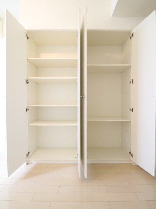 物件内観写真12　(収納)