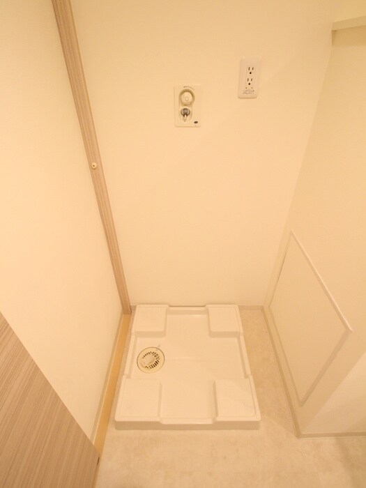 物件内観写真17　(洗濯機置場)