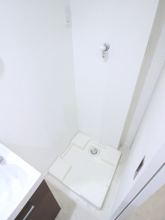 物件内観写真14　(洗濯機置場)