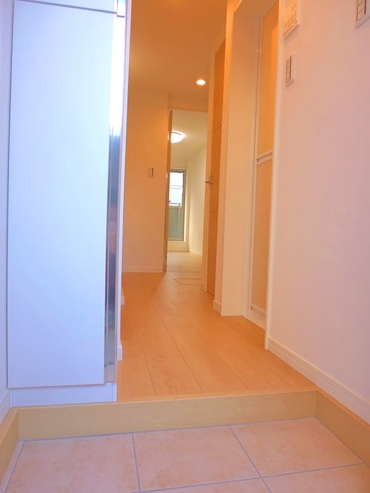 物件内観写真11　(玄関)