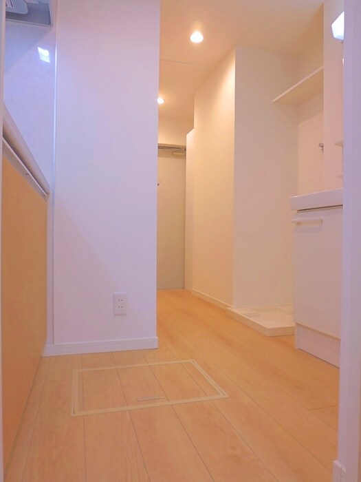 物件内観写真12　(廊下)