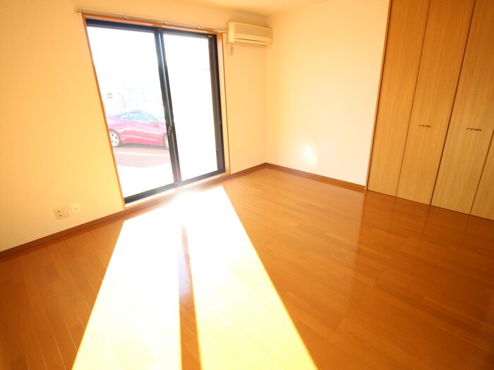 物件内観写真14　(居室)