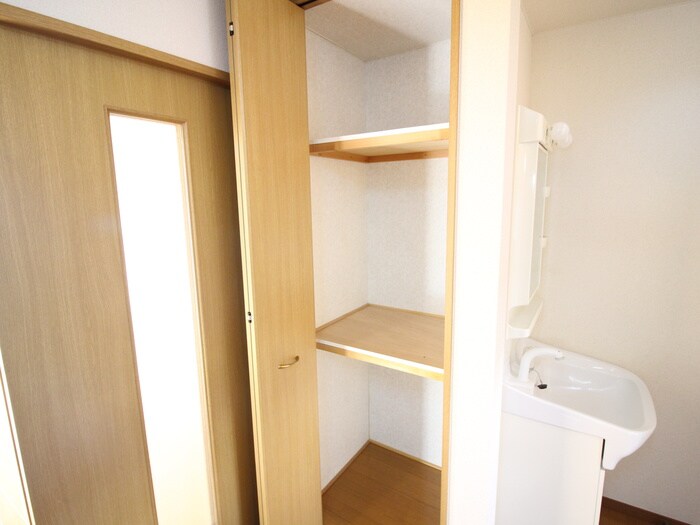 物件内観写真21　(収納)