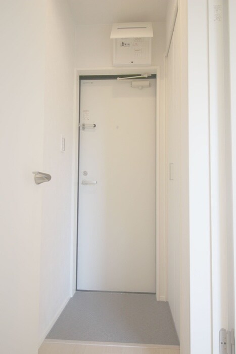 物件内観写真18　(玄関)