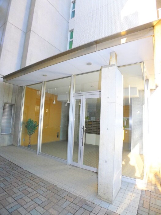 物件外観写真4　(エントランス部分)