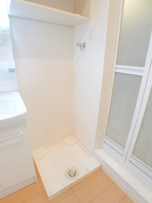 物件内観写真12　(洗濯機置場)