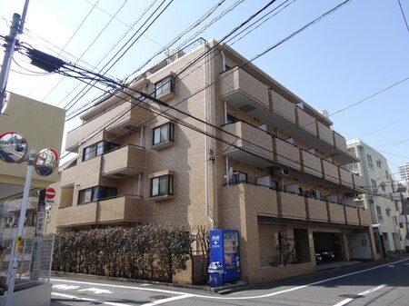 メゾンクレ－ル外観写真