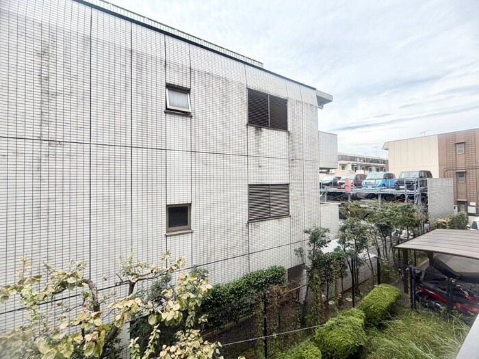 物件内観写真16　(室内からの展望)