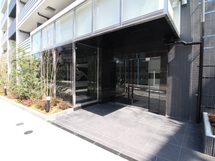 物件外観写真3　(エントランス部分)