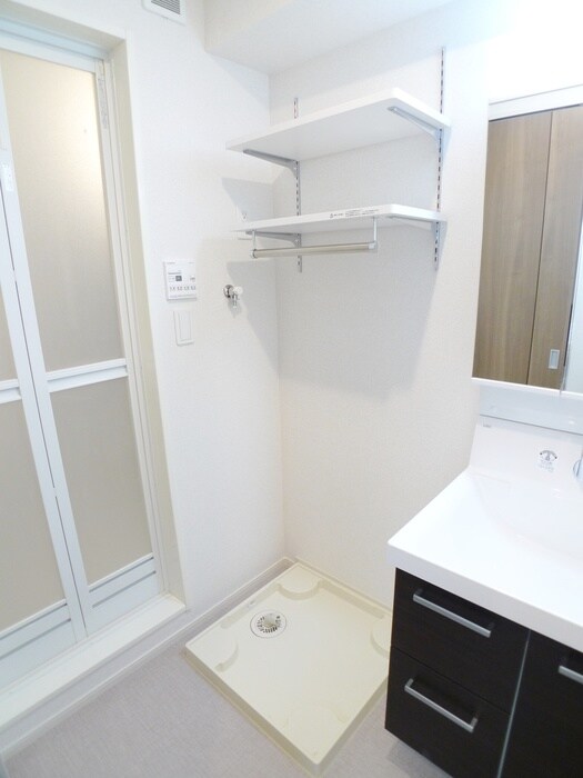 物件内観写真11　(洗濯機置場)