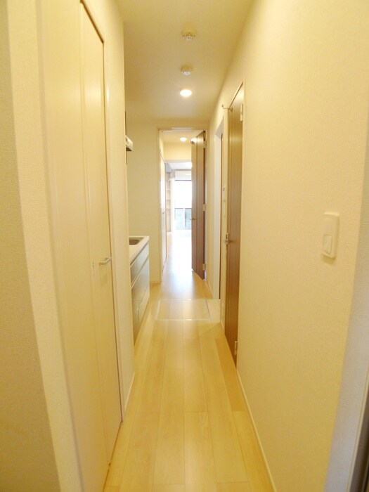 物件内観写真13　(玄関)