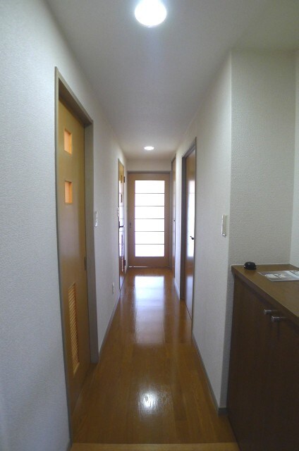 物件内観写真10　(廊下)