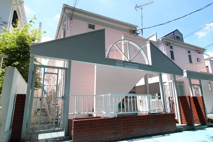 物件外観写真1　(エントランス部分)