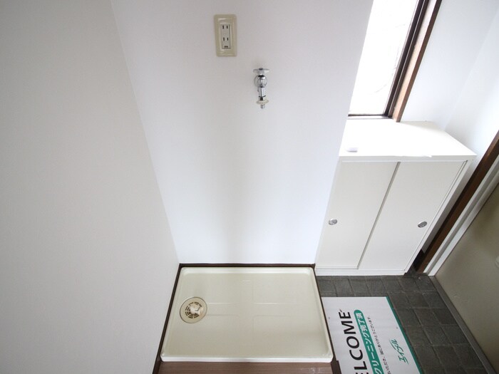 物件内観写真14　(洗濯機置場)