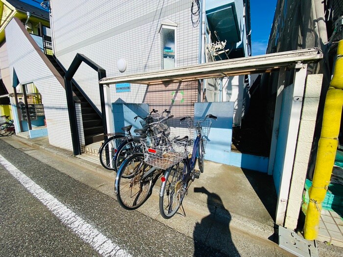物件外観写真3　(駐輪場)