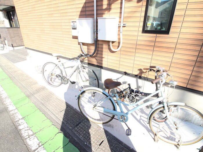物件外観写真6　(駐輪場)