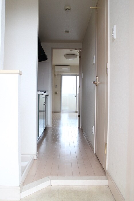 物件内観写真10　(玄関)