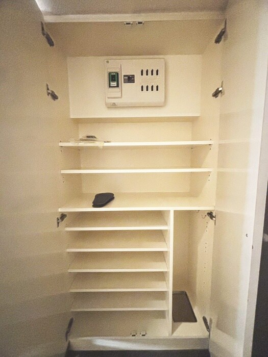 物件内観写真16　(靴箱)