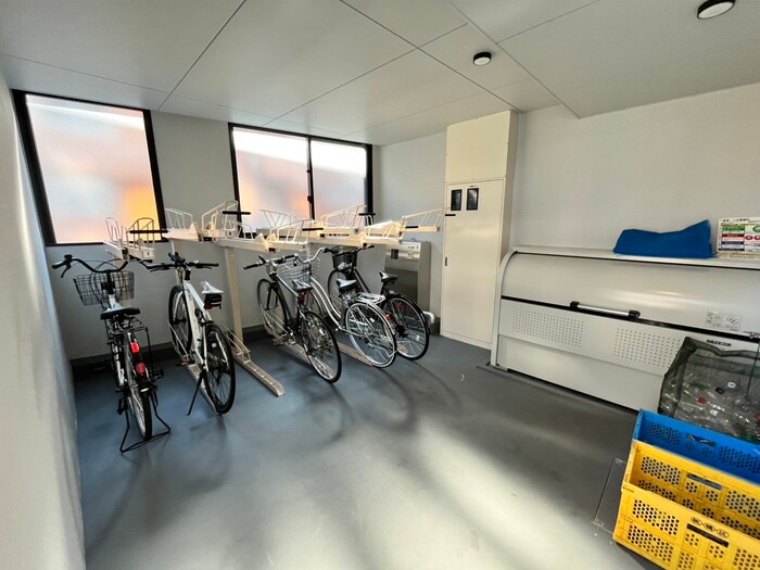 物件外観写真3　(駐輪場)