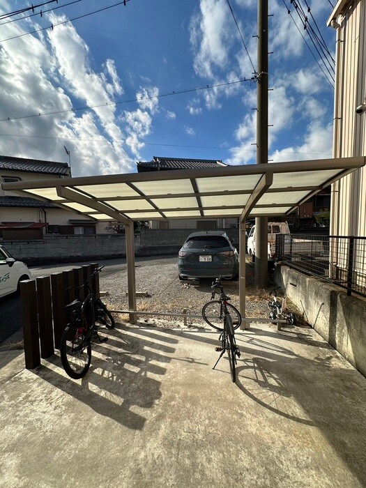 物件外観写真3　(駐輪場)