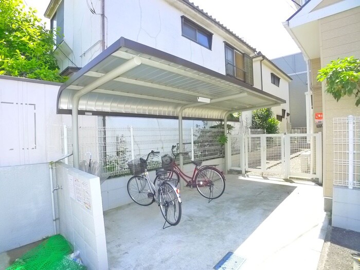 物件外観写真3　(駐輪場)