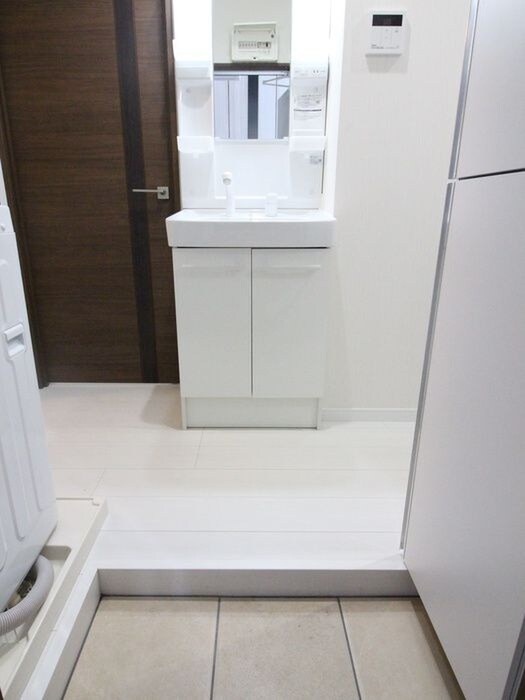 物件内観写真17　(玄関)