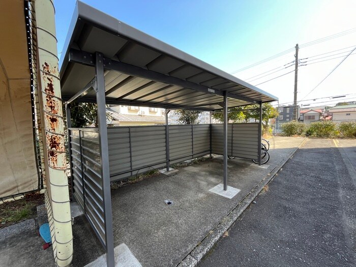 物件外観写真3　(駐輪場)