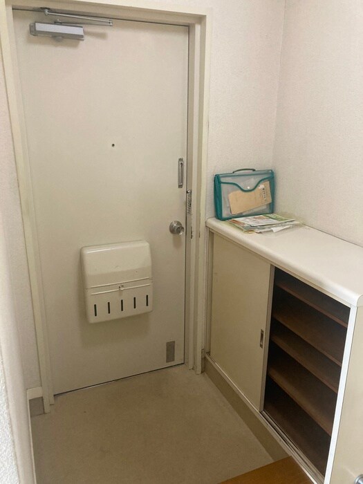物件内観写真13　(玄関)
