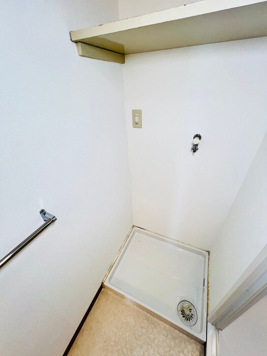 物件内観写真17　(洗濯機置場)