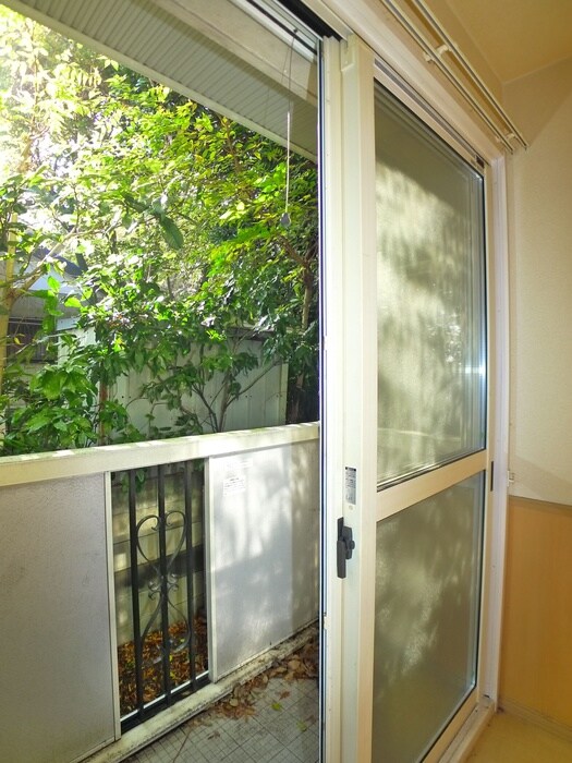 物件内観写真20　(室内からの展望)