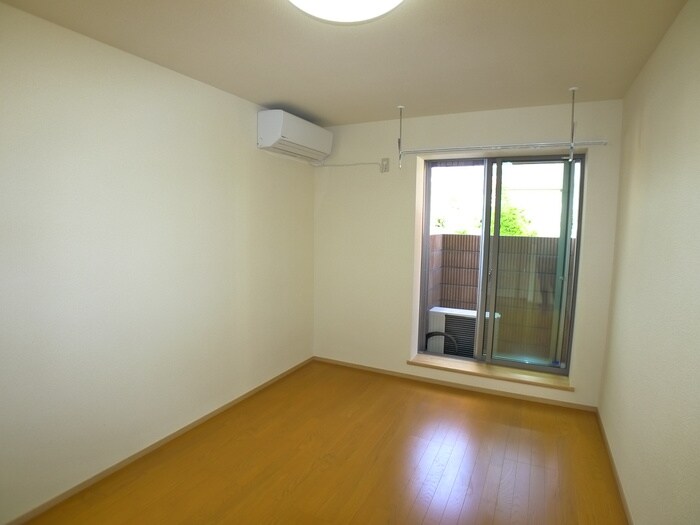 物件内観写真9　(室内からの展望)