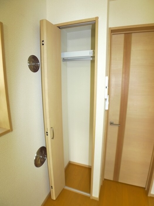 物件内観写真13　(収納)