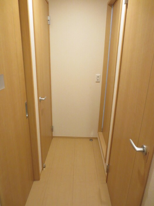 物件内観写真20　(廊下)