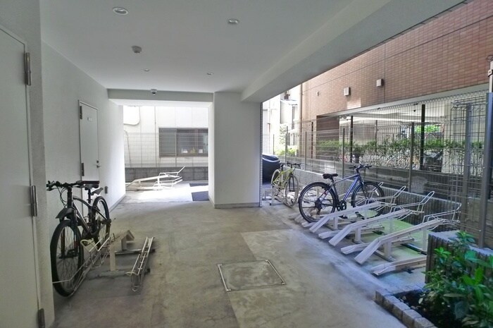 物件外観写真5　(駐輪場)
