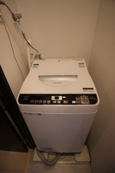 物件内観写真18　(洗濯機置場)