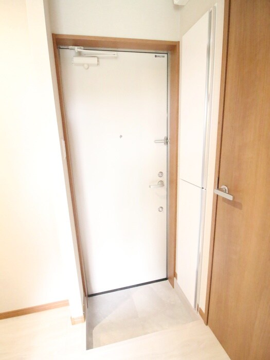 物件内観写真15　(玄関)