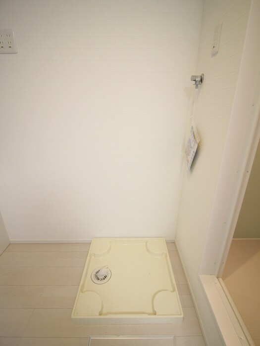 物件内観写真11　(洗濯機置場)