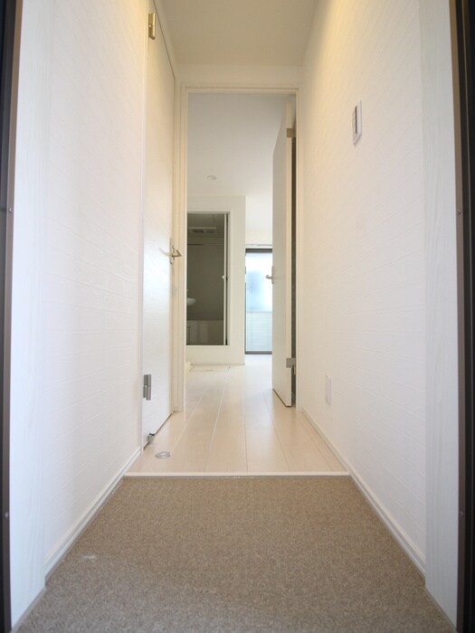 物件内観写真17　(玄関)