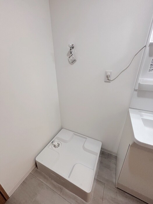 物件内観写真5　(洗濯機置場)