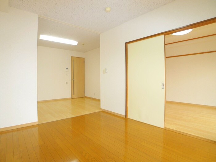 物件内観写真9　(居室)