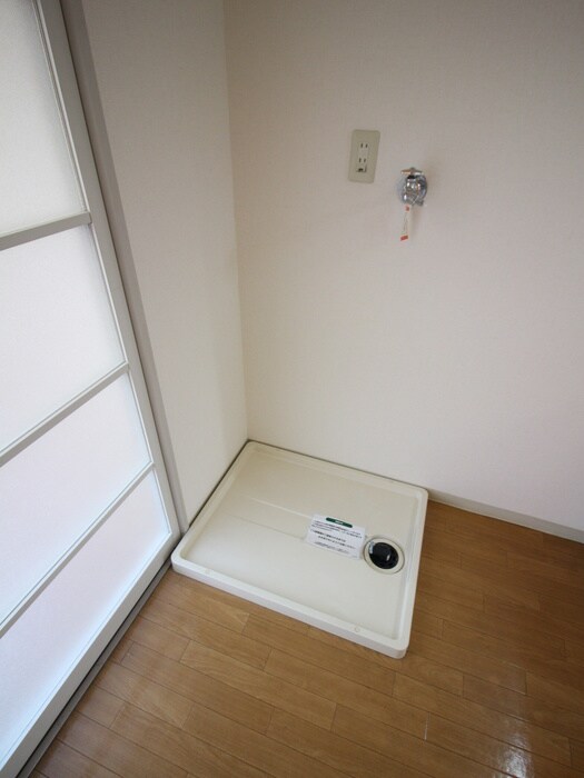 物件内観写真17　(洗濯機置場)